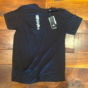 Men’s black tee shirt